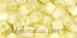 Toho biseris  4mm Cube TC-04-142 Ceylon Banana Cream